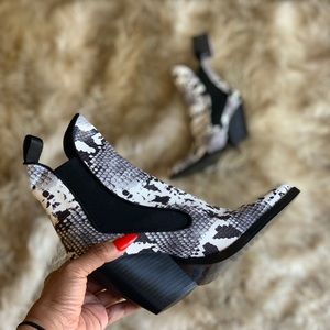 ZARA SNAKESKIN PRINT LEATHER POINTED COWBOY BOOTS